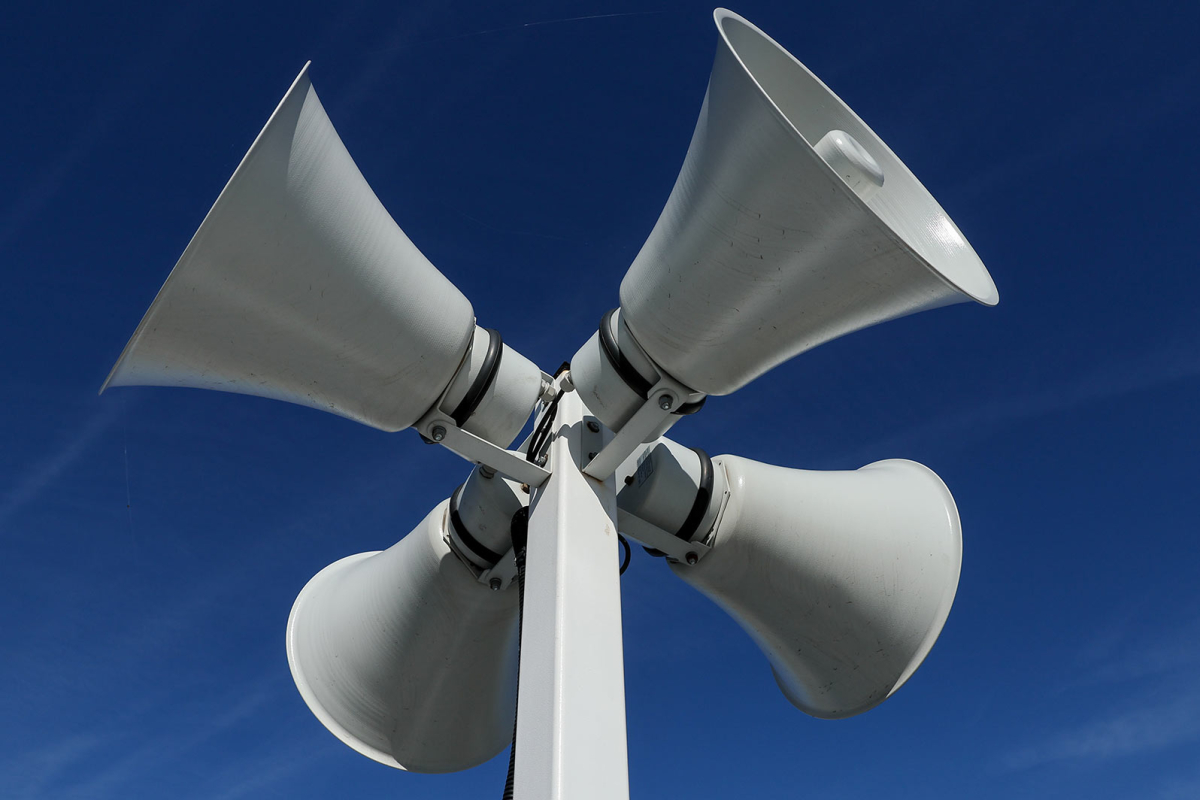 «Смотря кто сказал»: сигналы и шум коммуникаций центробанка