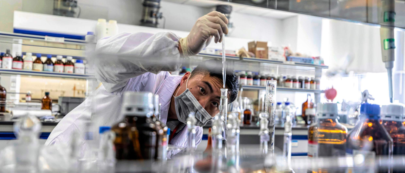 Как Китай становится мировым лидером в фармацевтике