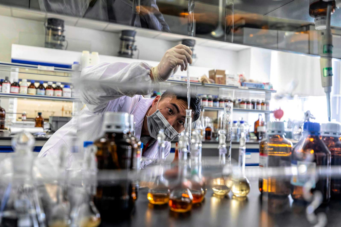 Как Китай становится мировым лидером в фармацевтике