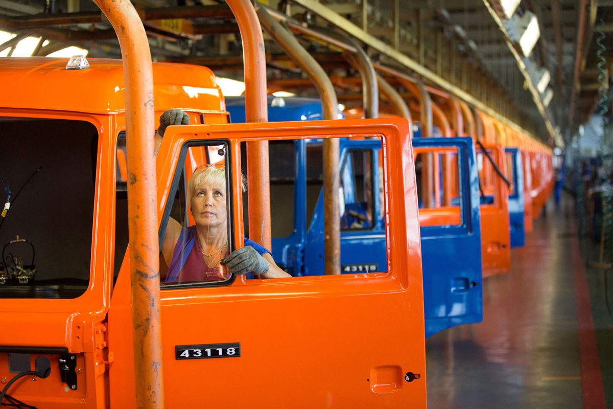 Manufacturing Powerhouse: How Russians View Inflation and the Key Rate