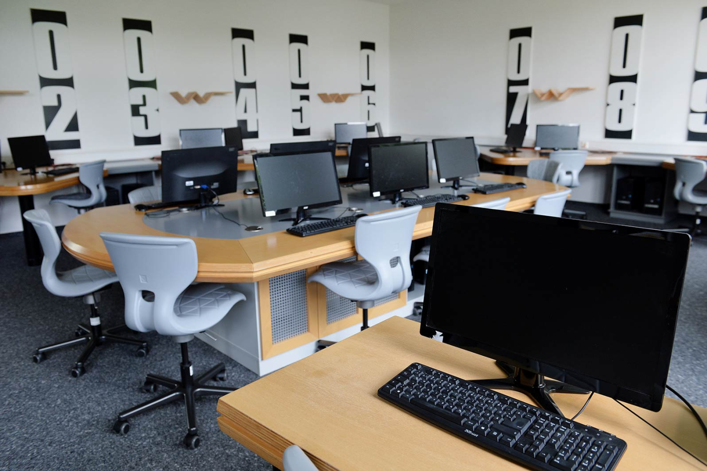 Миграция талантов: что означает уход исследователей ИИ из науки в бизнес